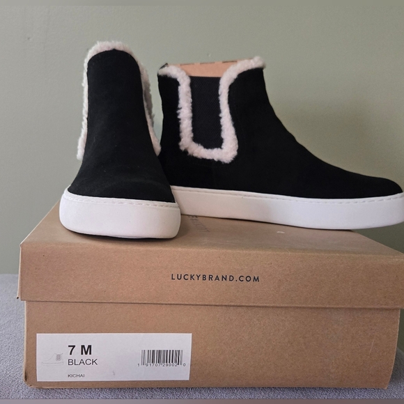 Lucky Brand Black Kichai Cozy Chelsea Boot Size 7 - Brand New - Picture 3 of 8